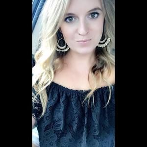 Meet your Posher, Leigh-anne